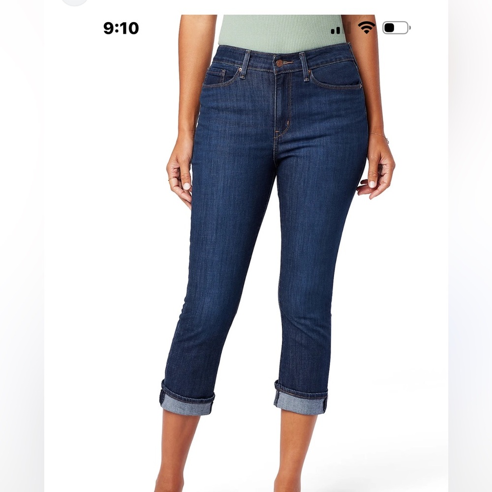 Levi's Women's Cropped Dark Blue Jeans, size 31